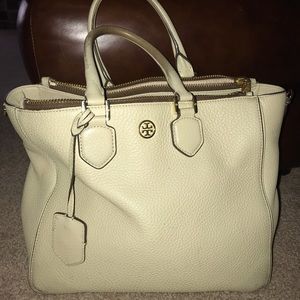 Tory Burch Pebbled Robinson Tote